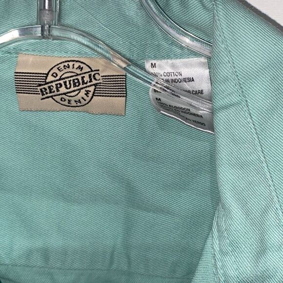 Denim Republic Women's Green Collared Cotton Sleeveless Shirt Size Medium - Picture 4 of 7